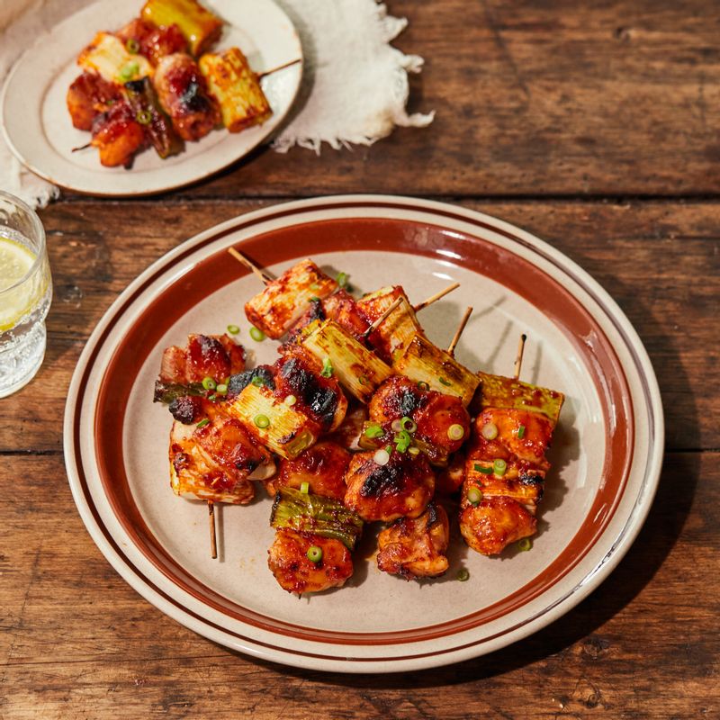 초대요리, 홈파티, 간식, 닭고기, 닭다리, 꼬치, 안주, 와인안주, 야식, 고추장, 케첩