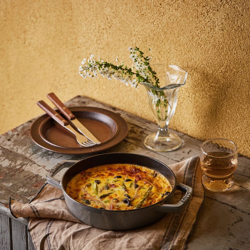 완성된 버섯 프리타타는 적당한 크기로 잘라 맛있게 즐겨주세요.