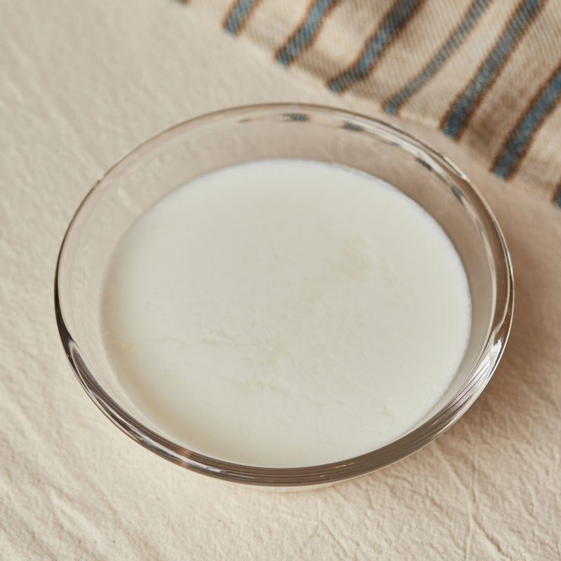 막걸리, 우유는 미지근하게 40도 정도로 데워주세요.
(tip. 수동요리 <레인지>기능으로 데우거나 중탕하여 데워주세요.)