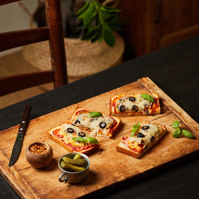 피자, 식빵, 토스트, 간식, 키즈, 브런치, 토마토소스, 베이컨, 햄, 모짜렐라치즈, 양송이버섯, 버슷