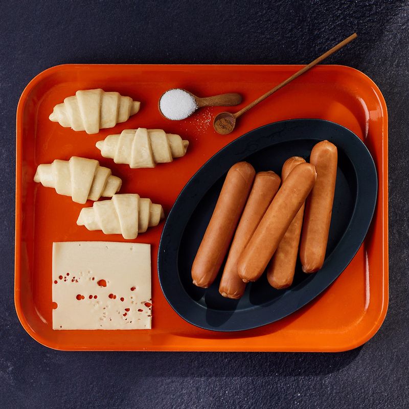 붕대 핫도그을 위한 재료 이미지로 이지잇 미니 버터 크로와상,소시지,슬라이스 치즈,검은깨,설탕 등으로 구성 되어있습니다.