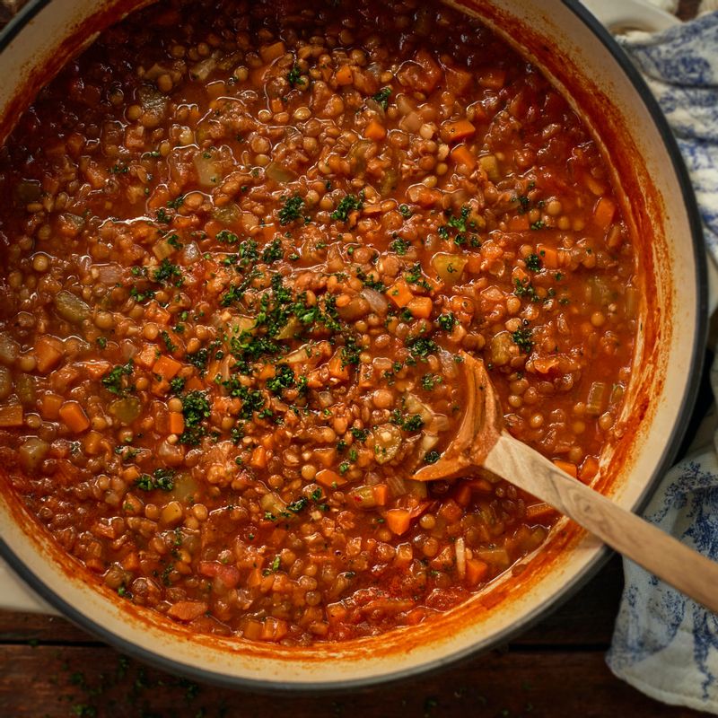 기호에 따라 바삭하게 구운 바게트 빵을 함께 곁들여 맛있게 즐겨주세요.
