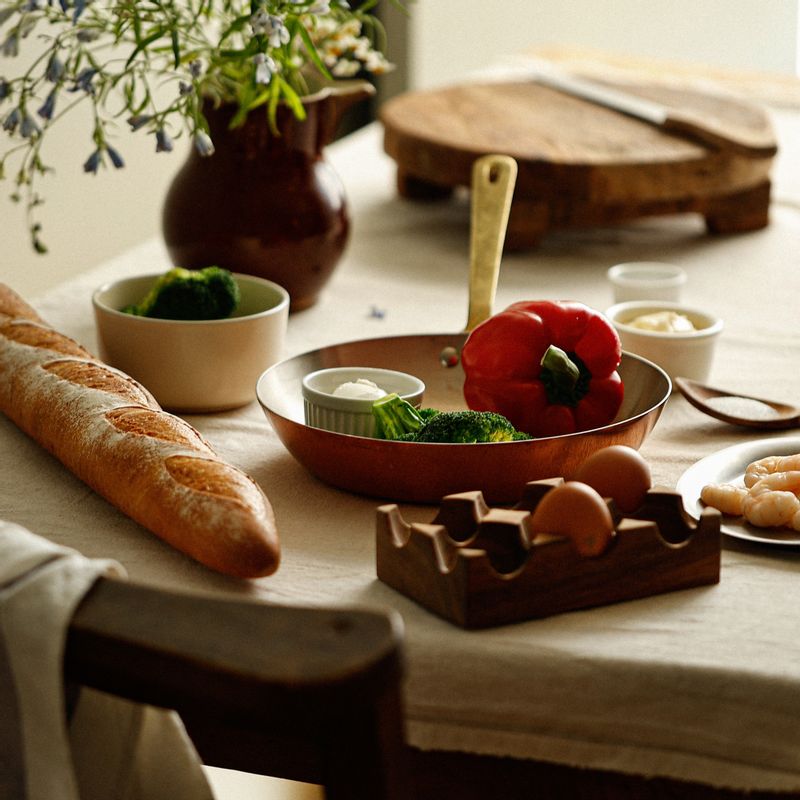 브로콜리 바게트 샌드위치을 위한 재료 이미지로 바게트,데친 브로콜리,데친 새우,삶은 계란,파프리카 등으로 구성 되어있습니다.