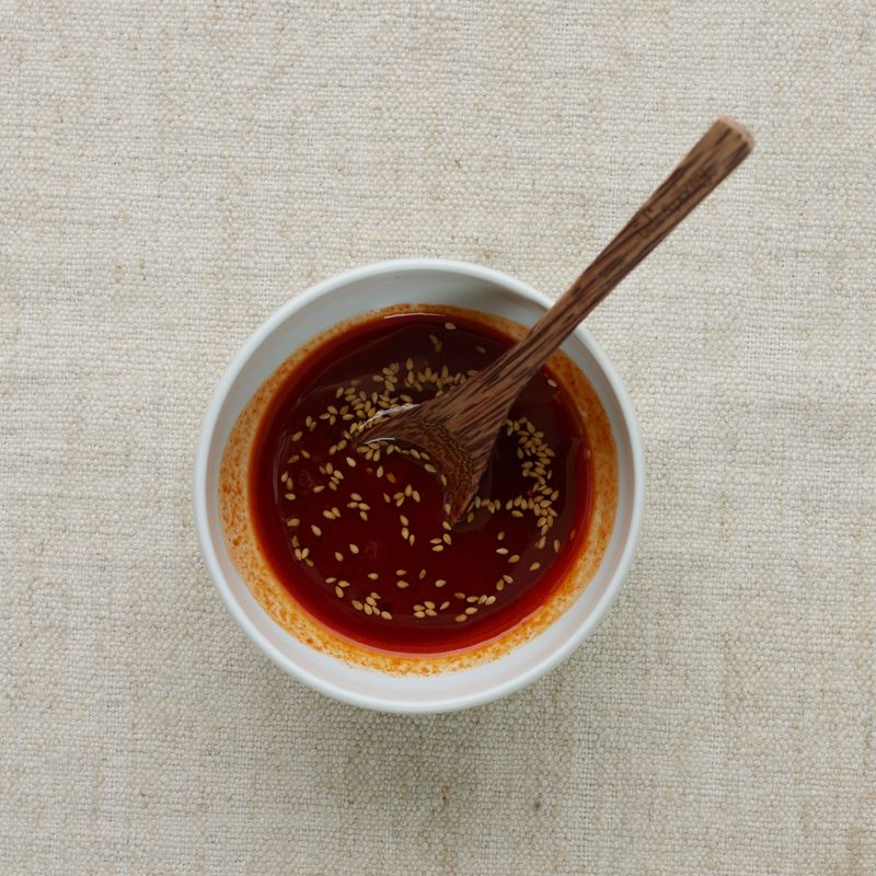 볼에 양념 재료를 넣고 섞어주세요.