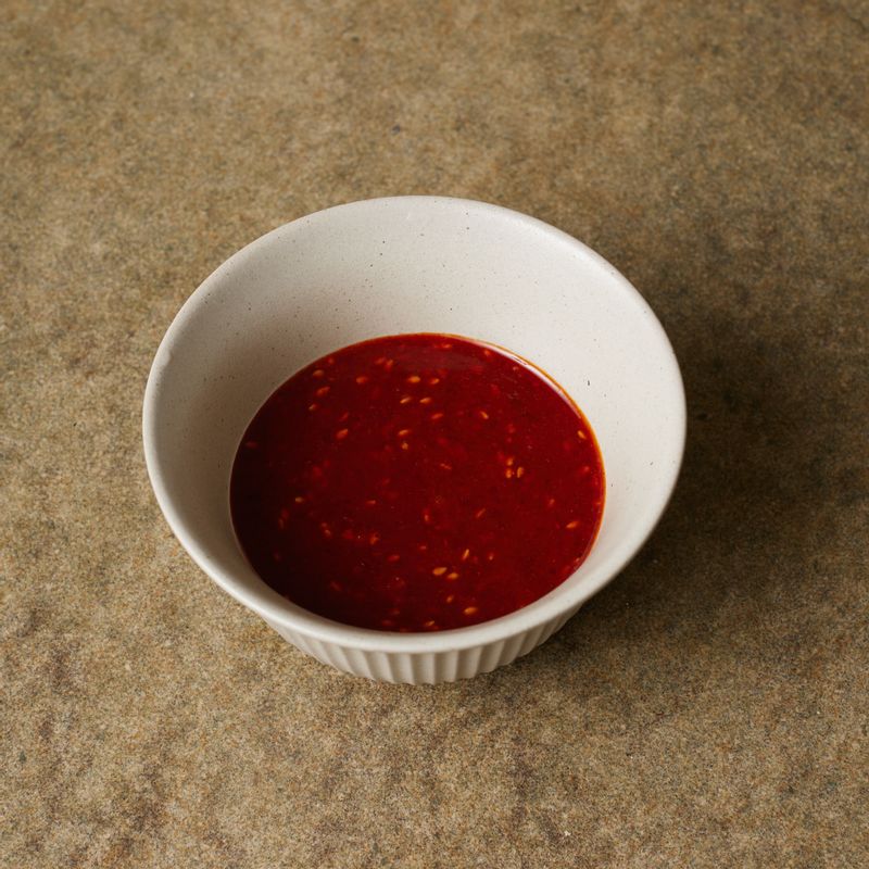 볼에 양념 재료를 넣어 양념장을 만들어주세요.