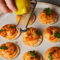 Step 7 (새우 스리라차 마요 카나페) Step 1