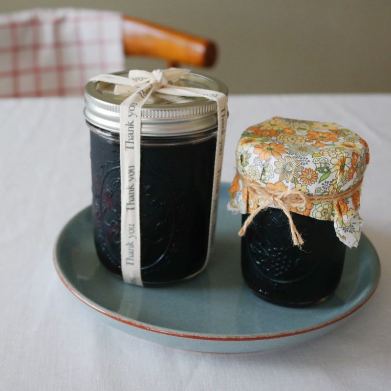 색이 고와 포장해 선물하기도 좋아요.