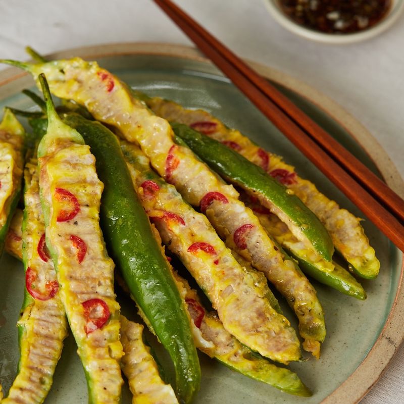 고추전을 초간장과 함께 맛있게 즐겨주세요.