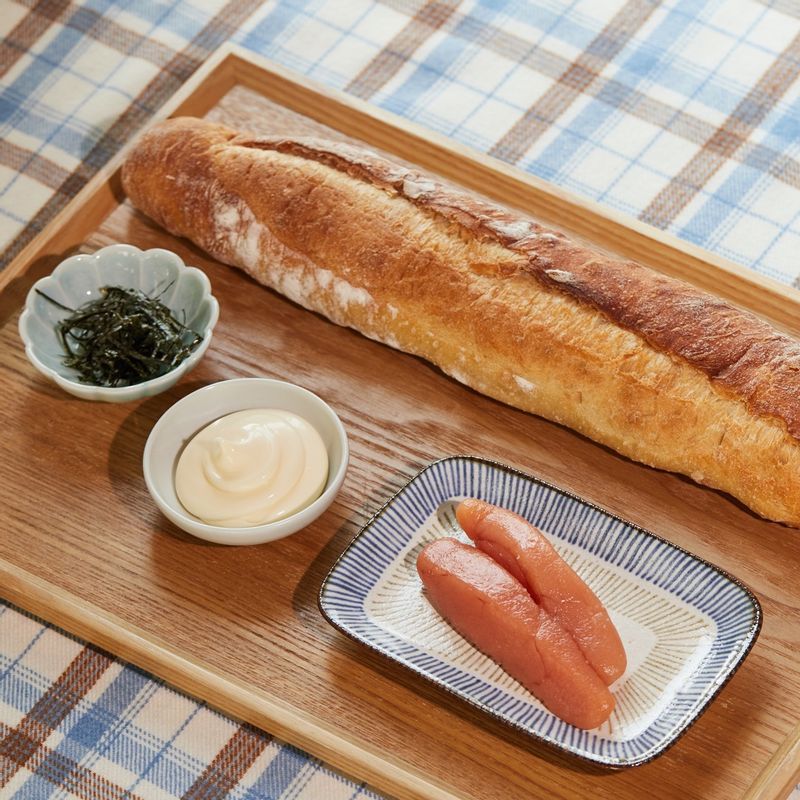 명란바게트을 위한 재료 이미지로 명란,바게트,마요네즈,올리고당 등으로 구성 되어있습니다.