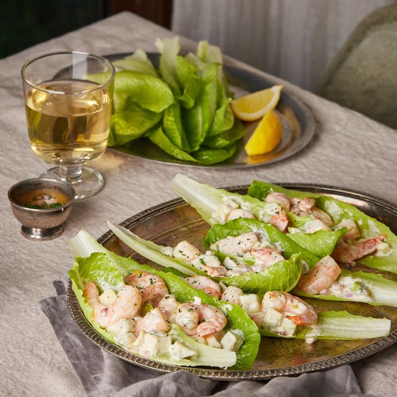 로메인 위에 재료를 올려 맛있게 즐겨주세요.