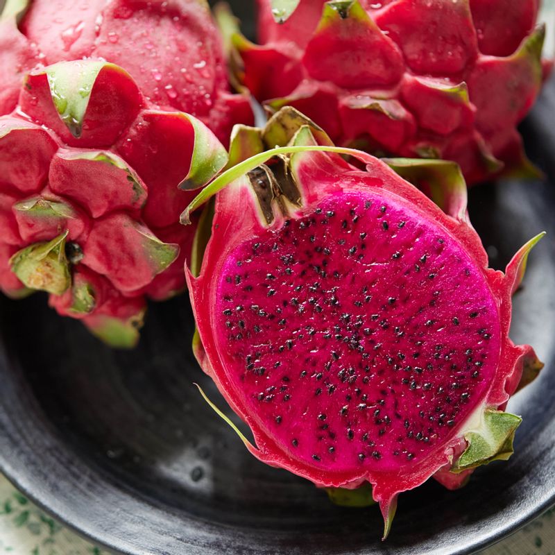 용과주스을 위한 재료 이미지로 용과 등으로 구성 되어있습니다.