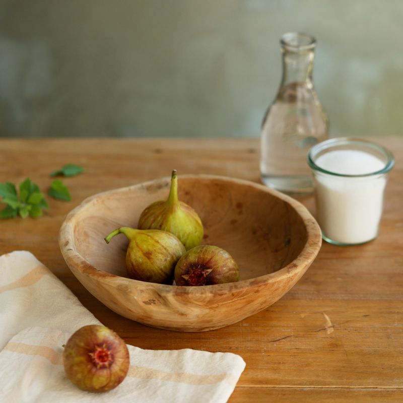 무화과 탕후루을 위한 재료 이미지로 무화과,나무꼬치 등으로 구성 되어있습니다.