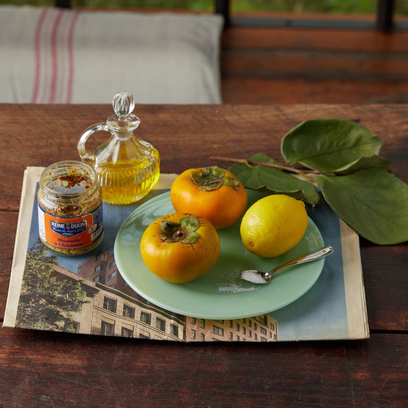 단감라페을 위한 재료 이미지로 단감,올리브유,식초(또는 레몬즙),홀그레인머스터드,소금 등으로 구성 되어있습니다.