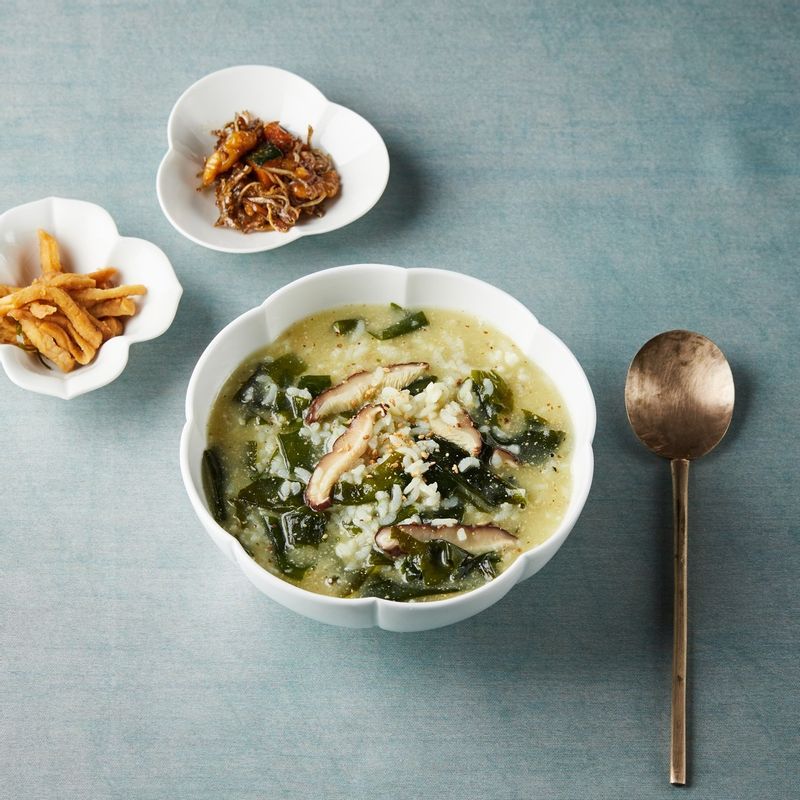 들깨미역죽,미역들깨죽,들깨죽,미역죽,본죽,간단요리,자취요리,죽,죽추천,죽레시피,미역,들깨,미역들깨죽레시피,미역들깨죽만드는법