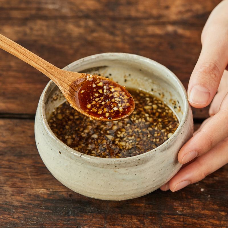 볼에 양념장 재료를 넣어 양념장을 만들어주세요.