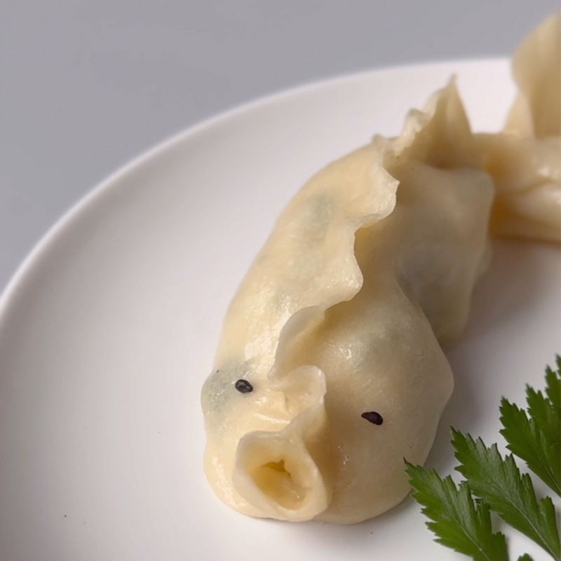 물고기가 둥둥 떠오르면 5분 정도 더 끓이다가 꺼내준 뒤 맛있게 즐겨주세요.