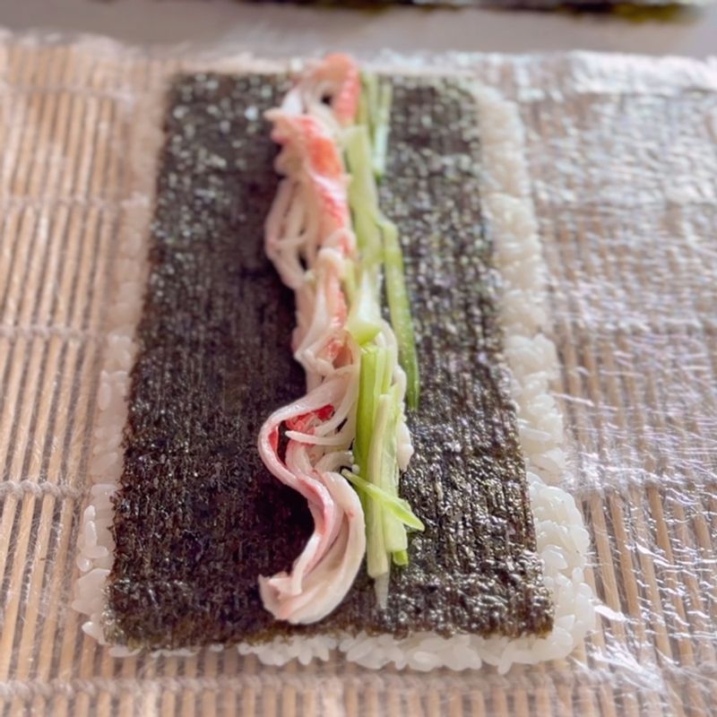 탄탄대롤을 위한 재료 이미지로 크래미,마요네즈,와사비,밥,김 등으로 구성 되어있습니다.