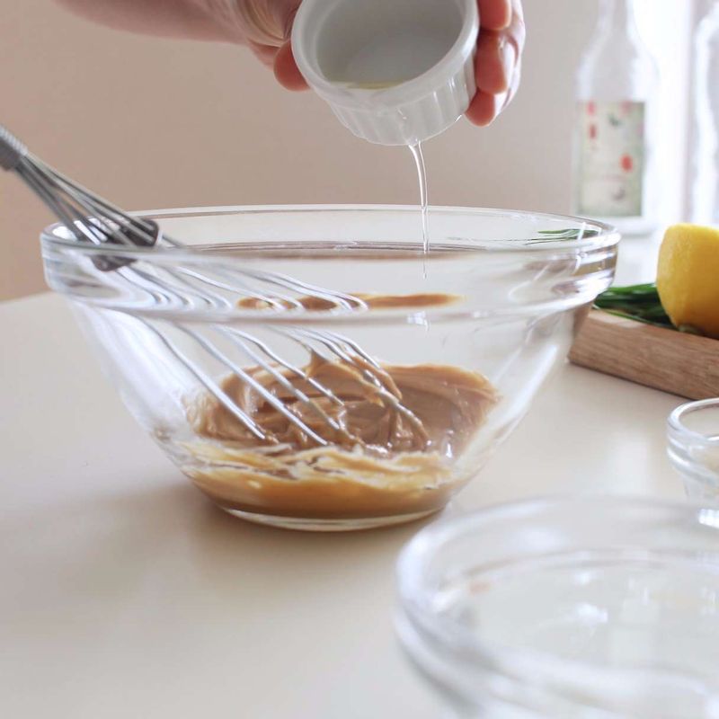 볼에 소스재료를 넣고 잘 섞어주세요.