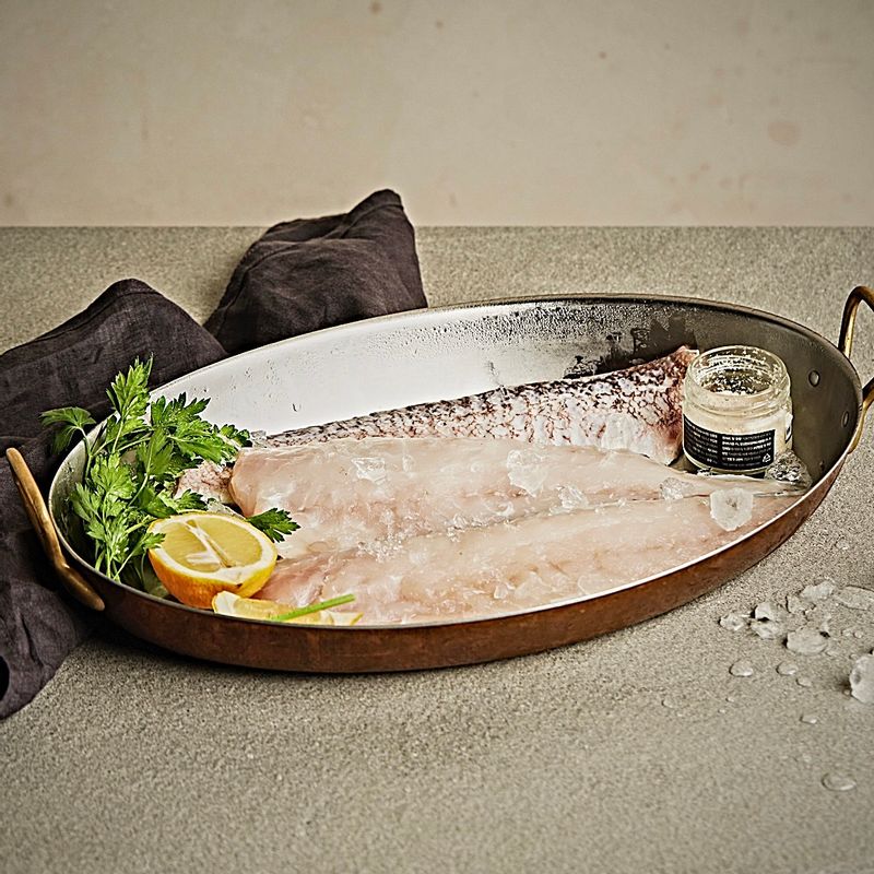 옥돔무국을 위한 재료 이미지로 옥돔,무,대파,다진 마늘,국간장 등으로 구성 되어있습니다.