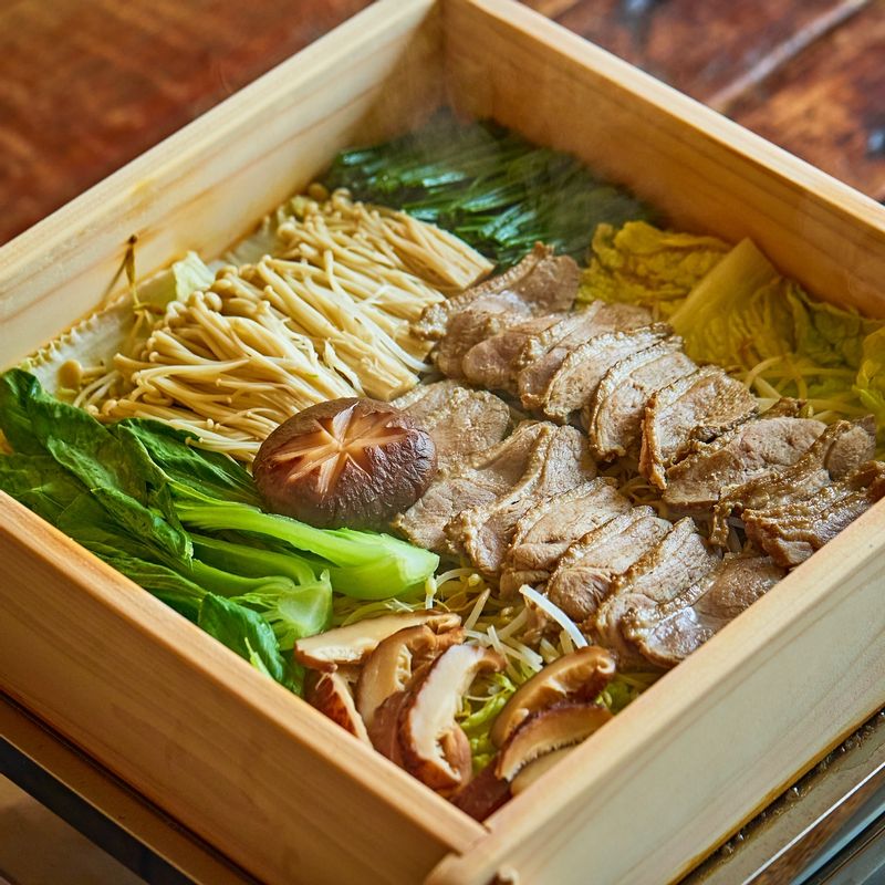 소스를 곁들여 맛있게 즐겨주세요.