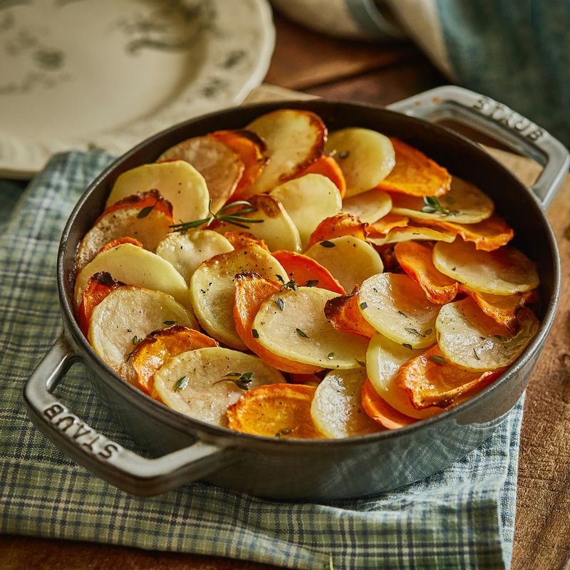 230도로 예열한 오븐에서 30분 정도 구워주세요.