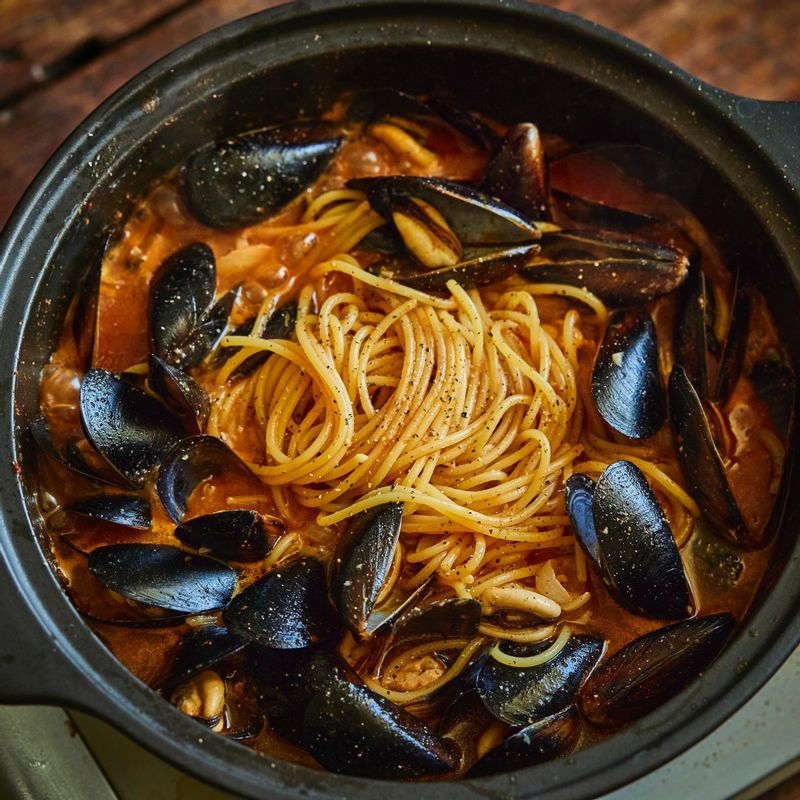 완성된 해장 파스타를 맛있게 즐겨주세요.