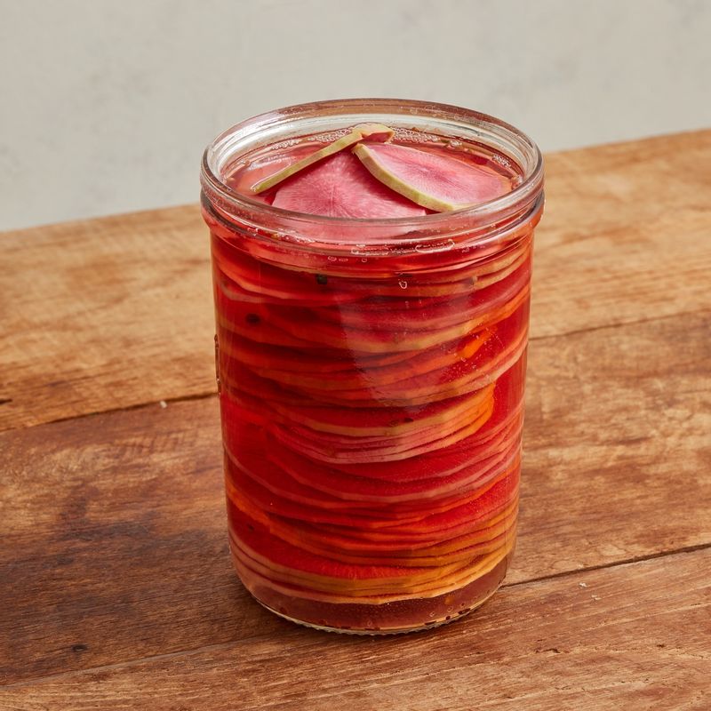 한 김 식힌 후 뚜껑을 닫아 냉장보관해주세요.
 (tip. 피클을 담근 후 2~3일 숙성 후 맛있게 즐겨주세요)