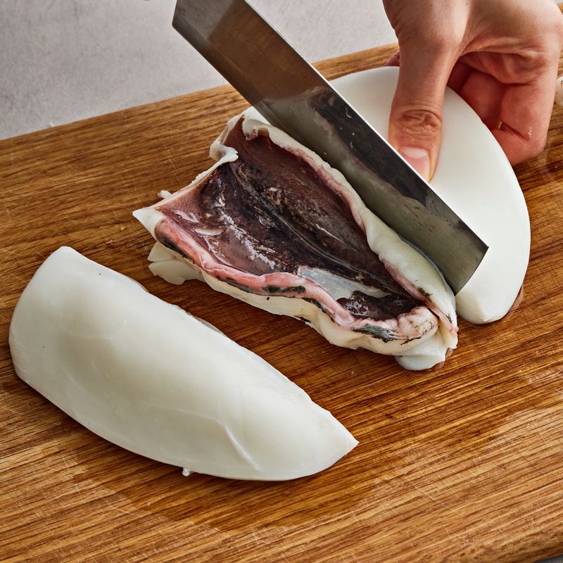 먹기 좋은 크기로 잘라주세요.