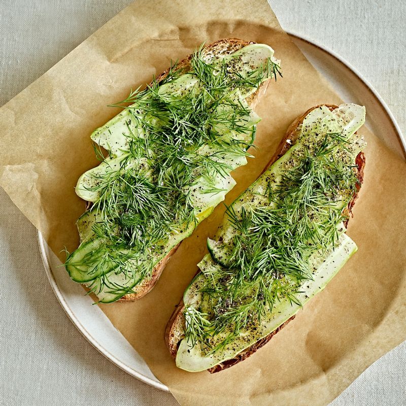 슬랩, 빵, 샌드위치, 브런치, 간식, 오이, 딜