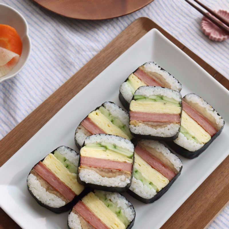 특별한 한 끼나 도시락으로 활용하기 좋아요.