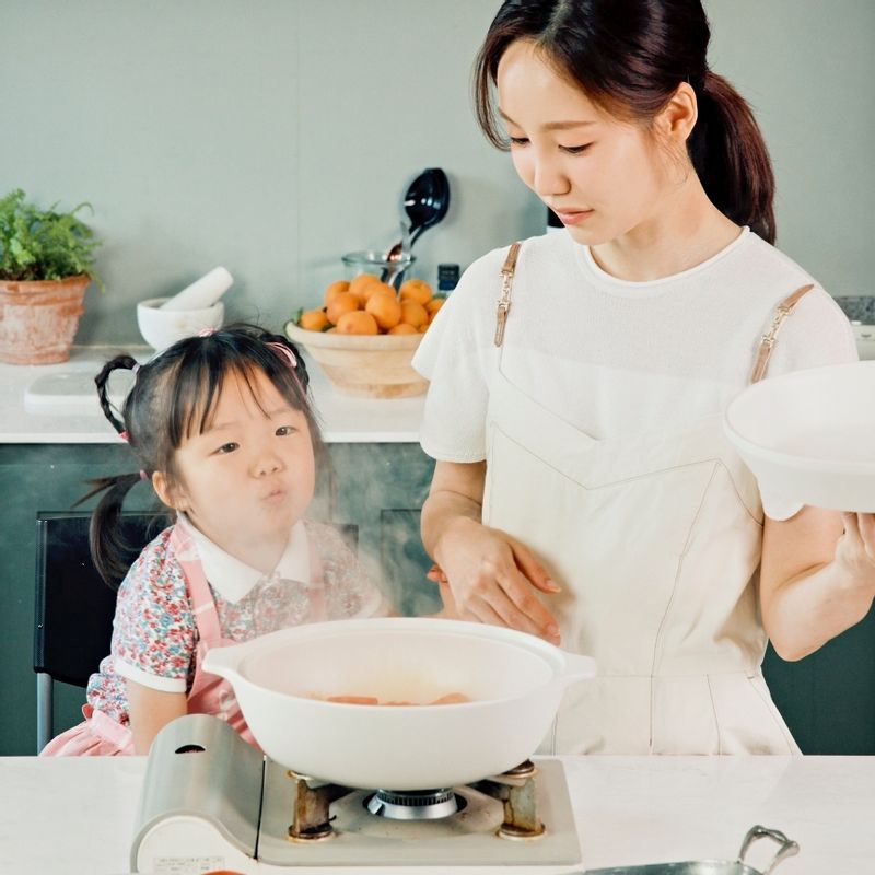 토마토 블루베리 스무디을 위한 재료 이미지로 토마토,블루베리,당근,레몬즙 등으로 구성 되어있습니다.