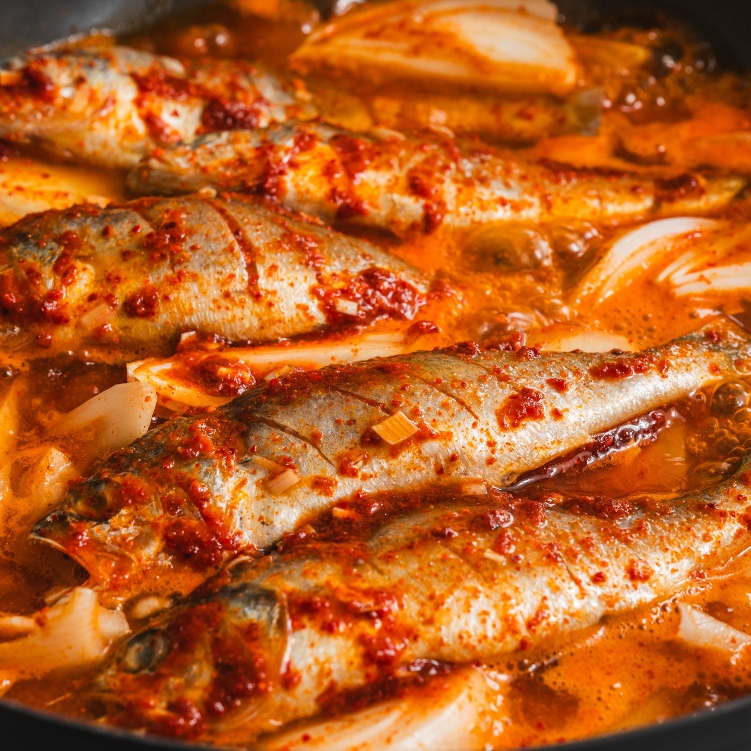 끓으면 중불로 줄인 후 국물을 끼얹어 가면서 조려주세요.