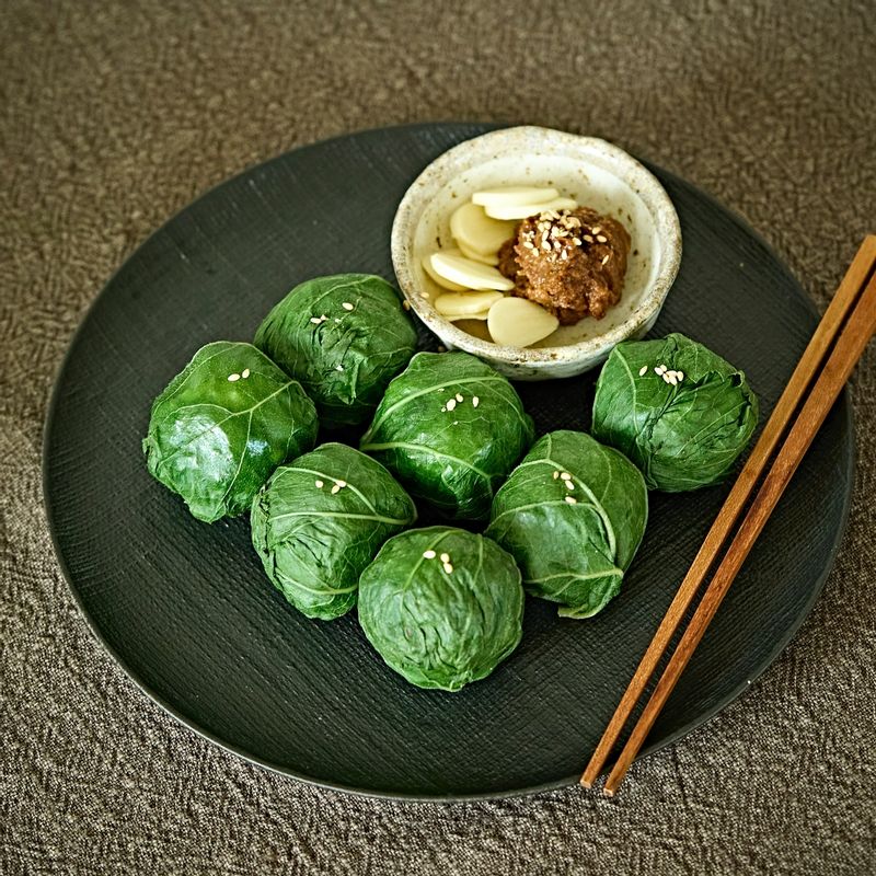 머위쌈밥, 머위잎요리, 제철쌈밥, 봄나물, 쌈요리, 간단한끼, 쌈장활용, 봄밥상, 건강레시피