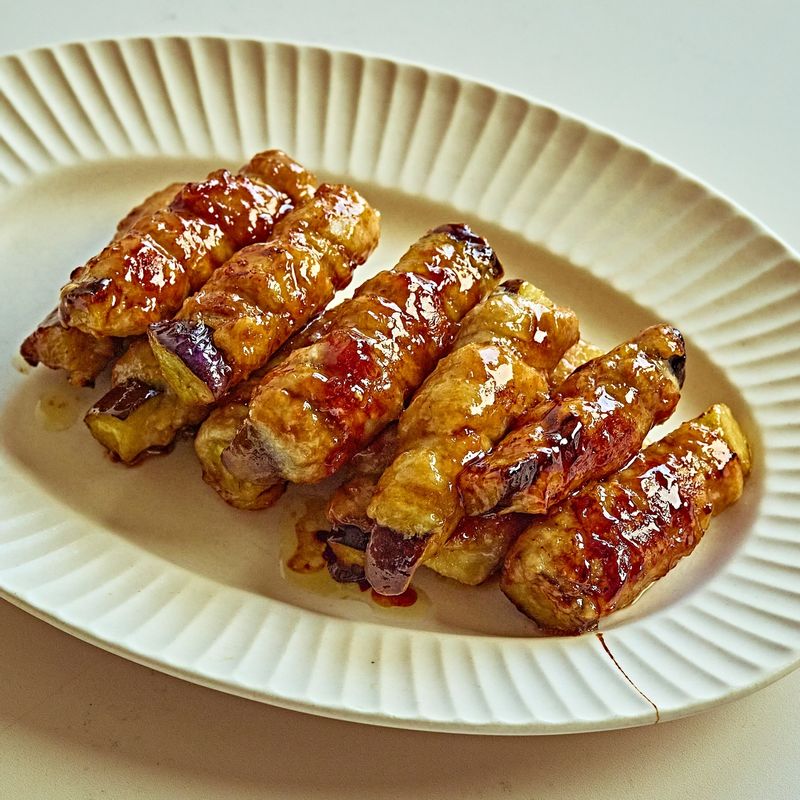 그릇에 담아 채썬 깻잎, 통깨를 올려 맛있게 즐겨주세요.