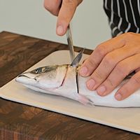 Step 1. 고등어 손질하기 Step 1