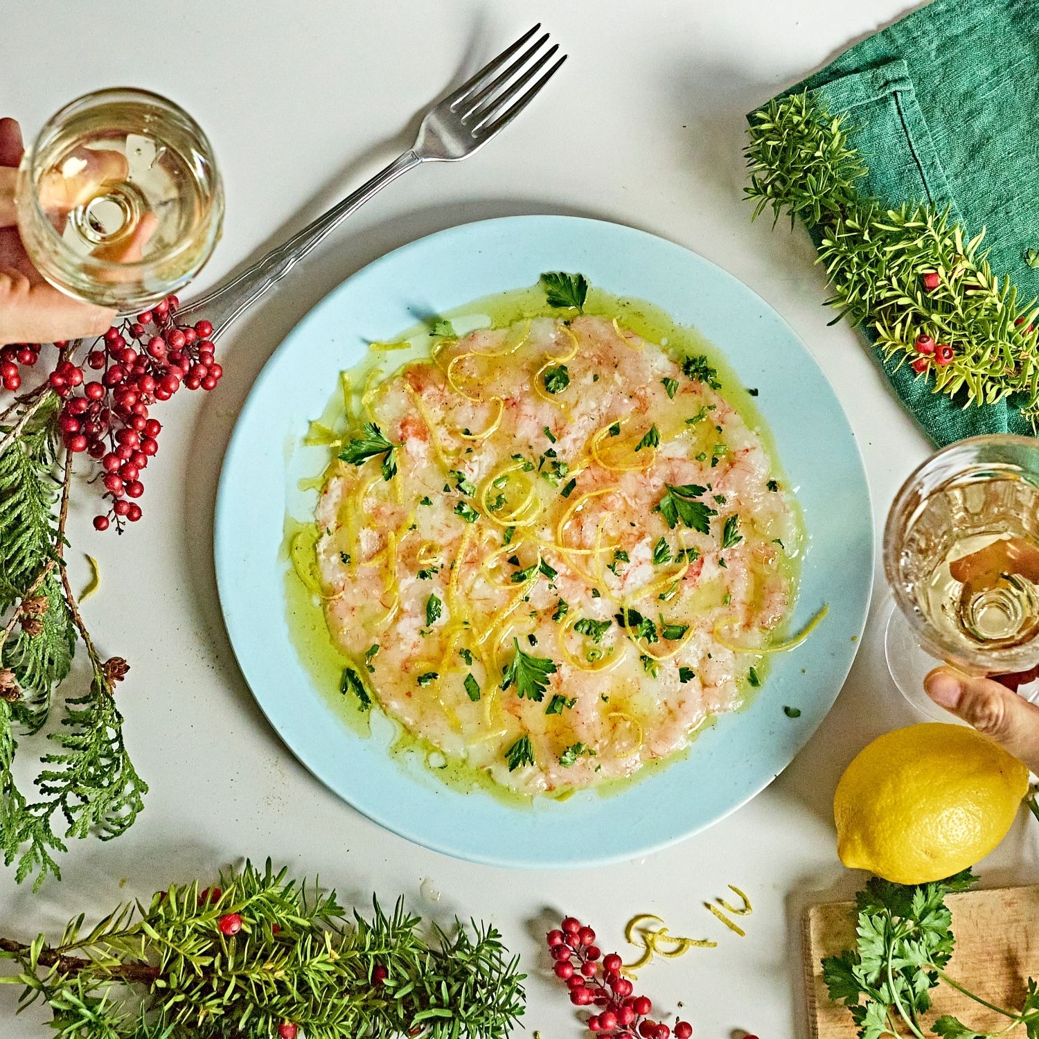 냉장고에 차갑게 두었다가 먹으면 더욱 맛있어요.