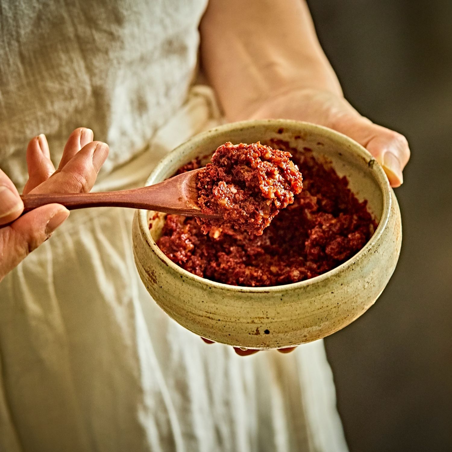 볼에 다대기 재료를 넣어 섞어주세요.
