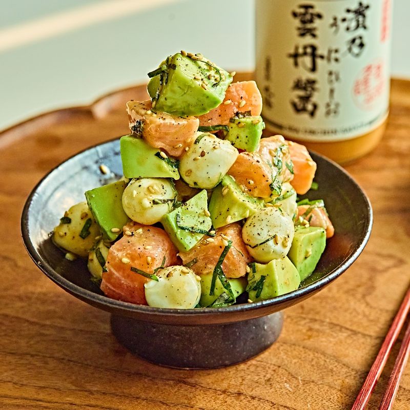 우니간장무침 · 연어우니무침 · 연어아보카도 · 생연어요리 · 술안주