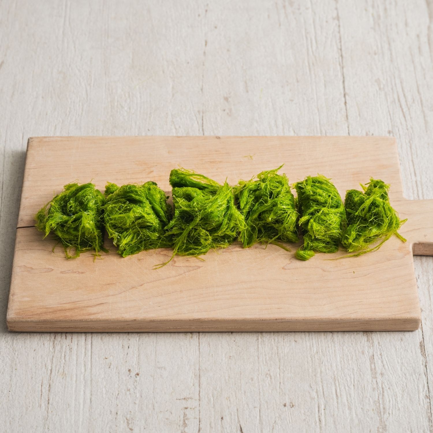 감태는 먹기좋게 썰고 대파, 홍고추는 잘게 다져주세요.