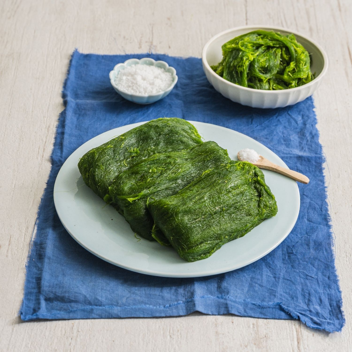 감태전 을 위한 재료 이미지로 감태,부침가루,물,식용유,소금 등으로 구성 되어있습니다.