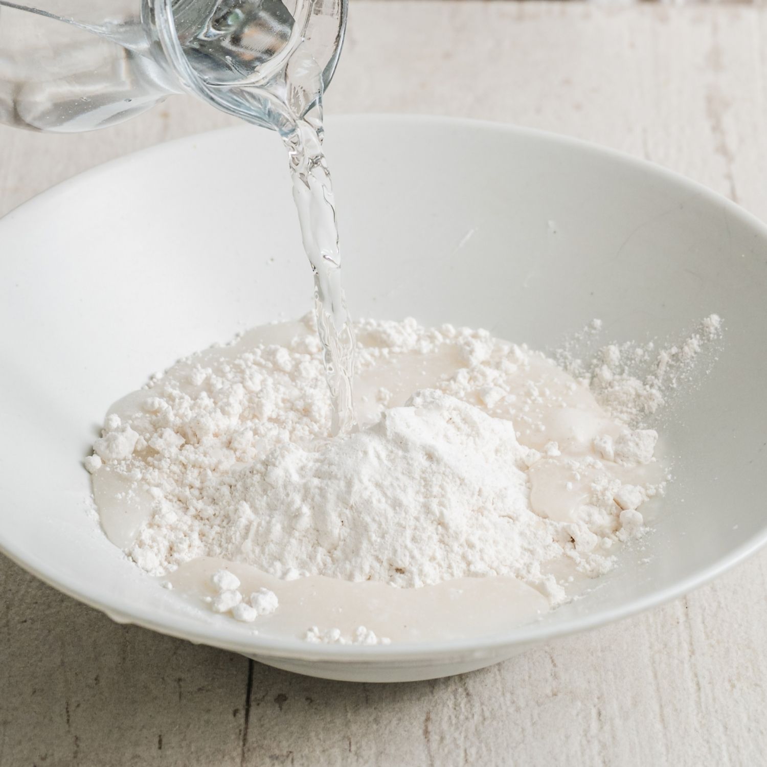 반죽물을 만들어주세요.