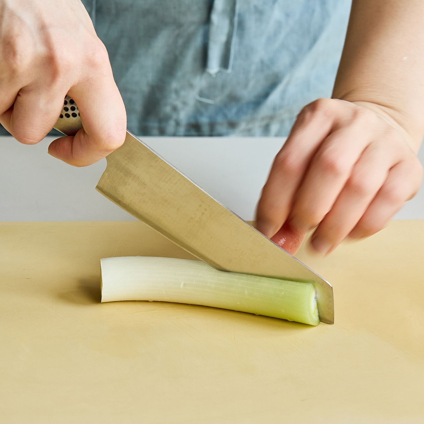 대파와 고추는 잘게 송송 썰어주세요.