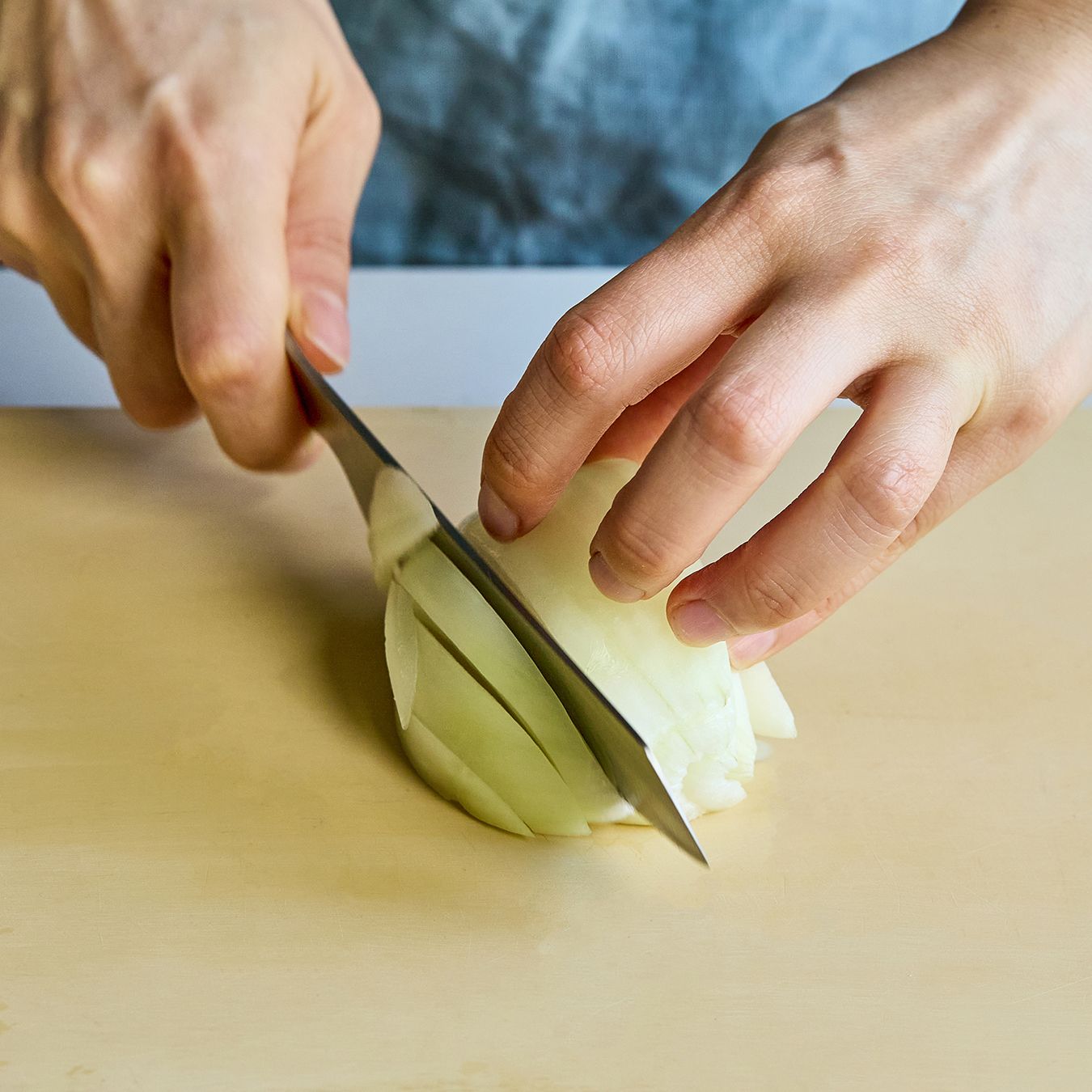 양파는 채썰고 고추와 대파는 모양대로 얇게 송송 썰어주세요.