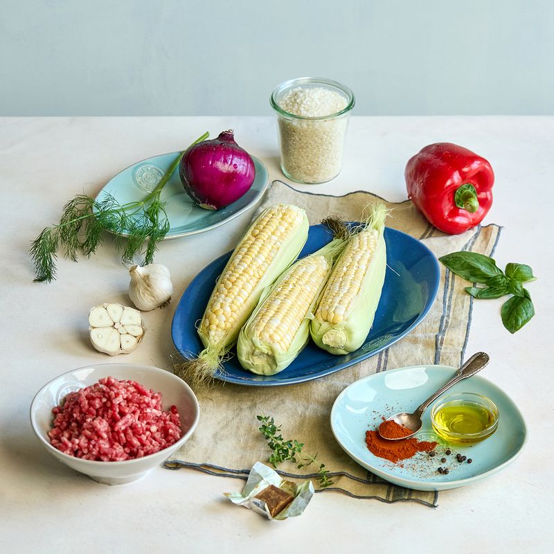 초당옥수수 원팬밥을 위한 재료 이미지로 쌀,소고기 다짐육,초당옥수수,파프리카,마늘 등으로 구성 되어있습니다.