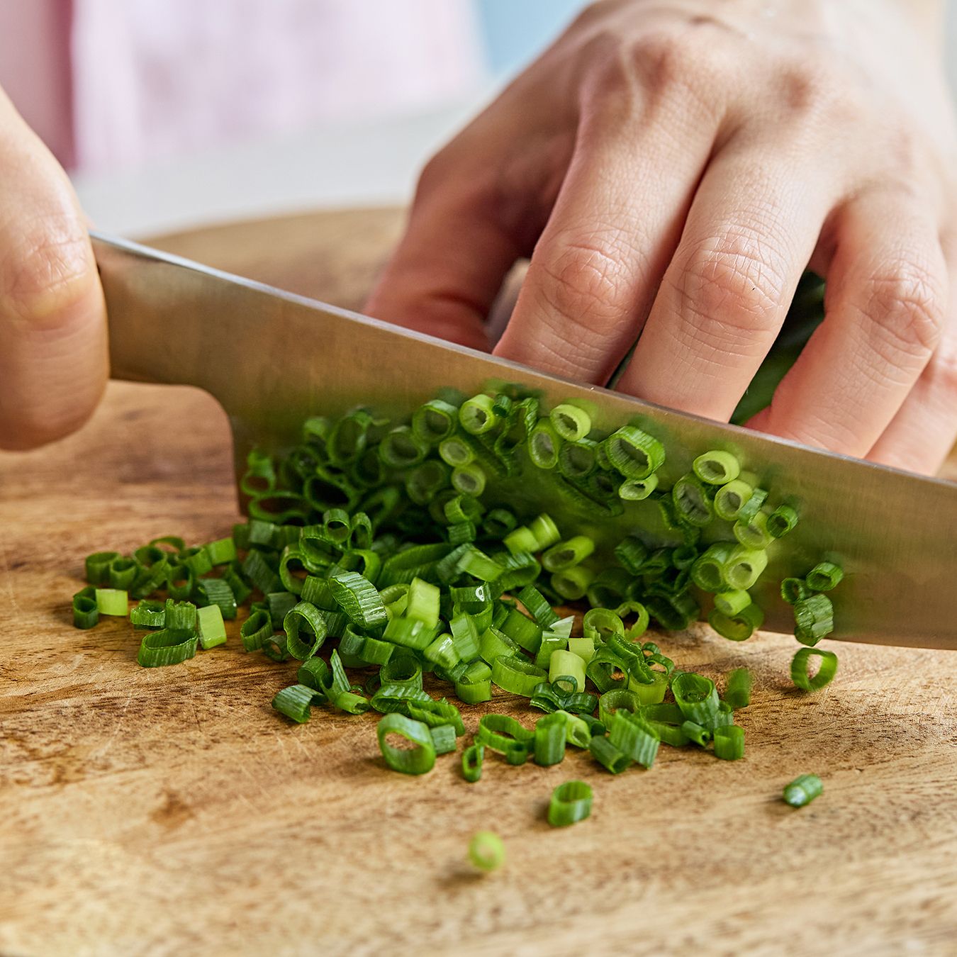 쪽파는 송송 썰어주세요. 