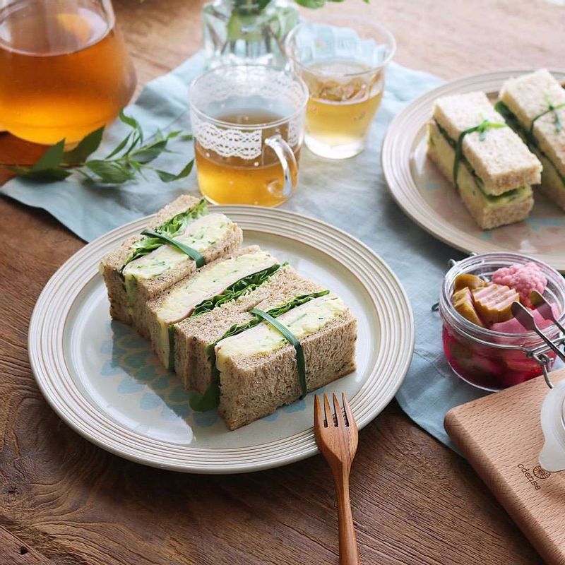 감자 샌드위치를 커피나 우유, 차와 함께 즐겨주세요.