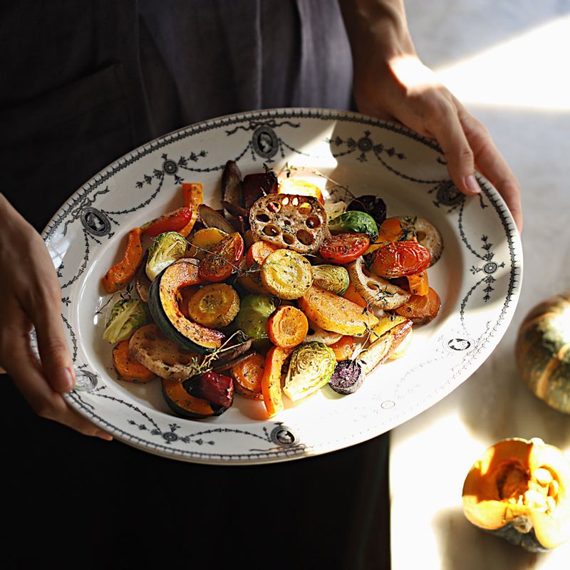 접시에 구운채소를 담고 먹기직전 드레싱을 뿌려주세요.