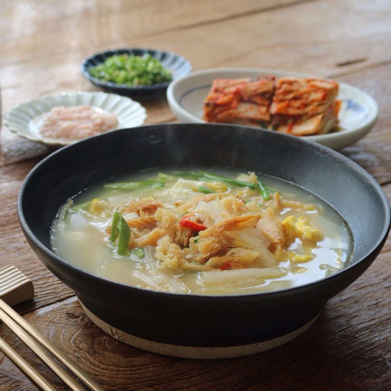 기호에 따라 새우젓과 청양고추를 가감해서 드시면 더욱 맛있어요.