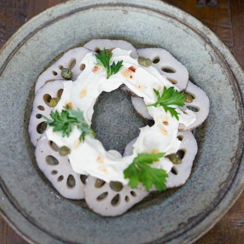 찐연근두부소스샐러드