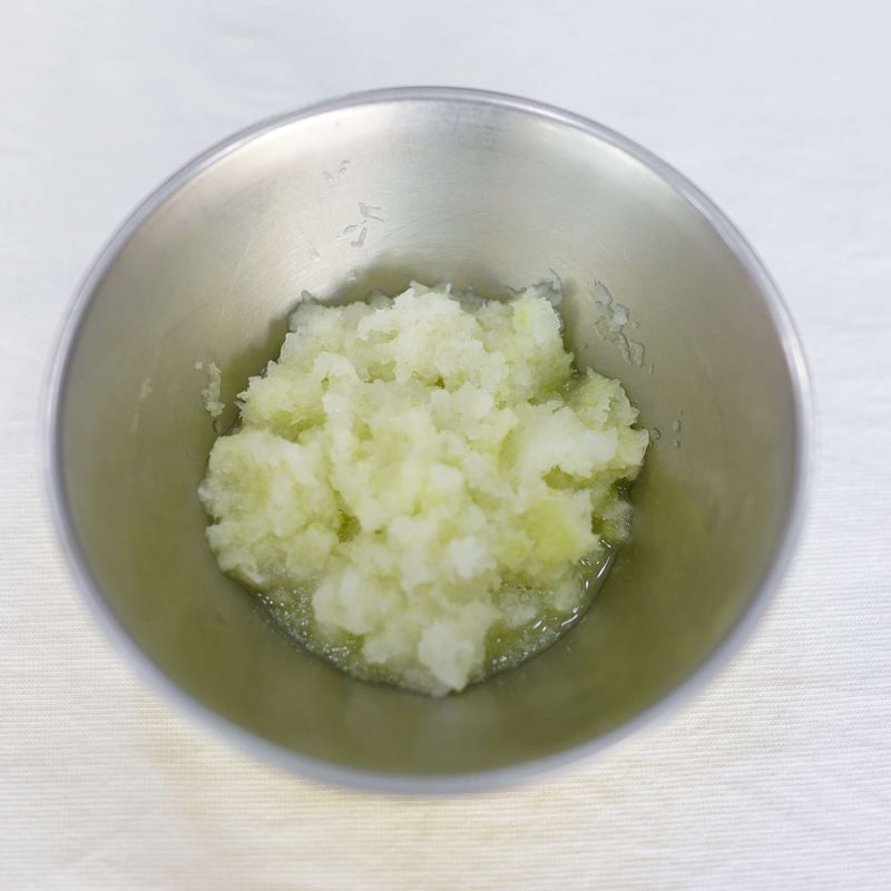 무는 강판에 갈아주세요.